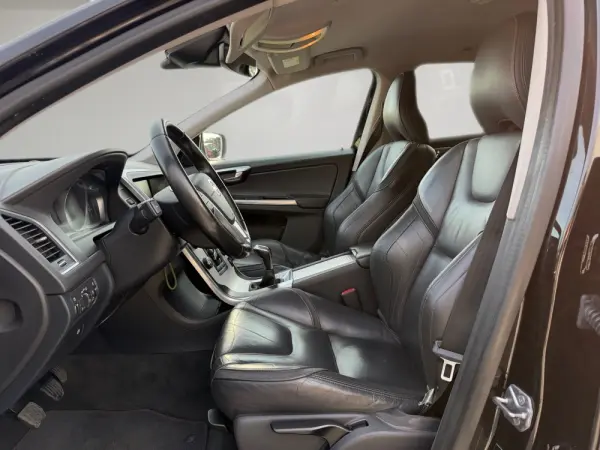 Volvo XC 60 2.0 D3 Drive V.Ocean Race Start/Stop 7