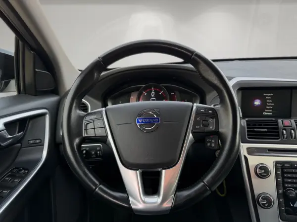 Volvo XC 60 2.0 D3 Drive V.Ocean Race Start/Stop 8