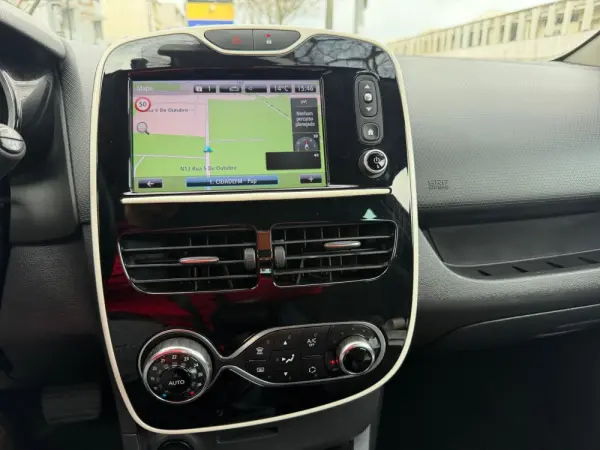 Renault Clio ENERGY TCe 120 EDC Intens 12