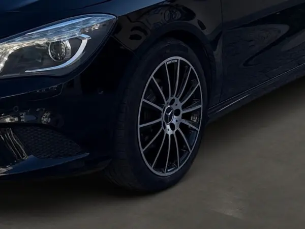 Mercedes-Benz CLA 180 d Shooting Brake 6