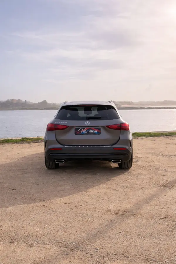 Mercedes-Benz GLA 180 d AMG Line 6