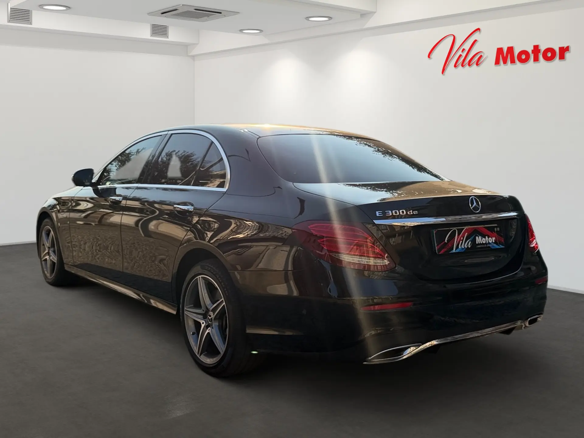 Mercedes-Benz E 300 de AMG Line 4