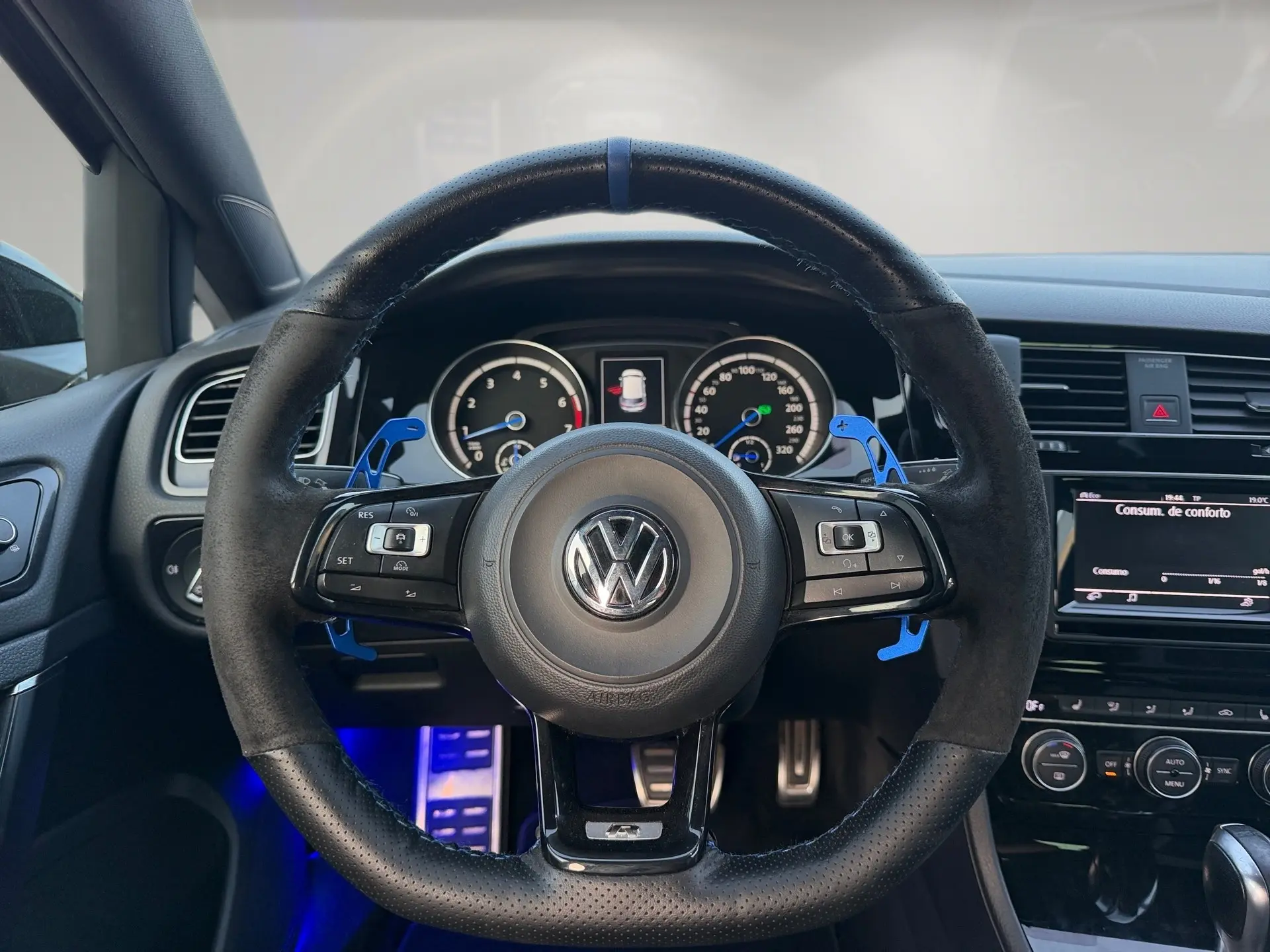 Volkswagen Golf 2.0 TSi R DSG 8