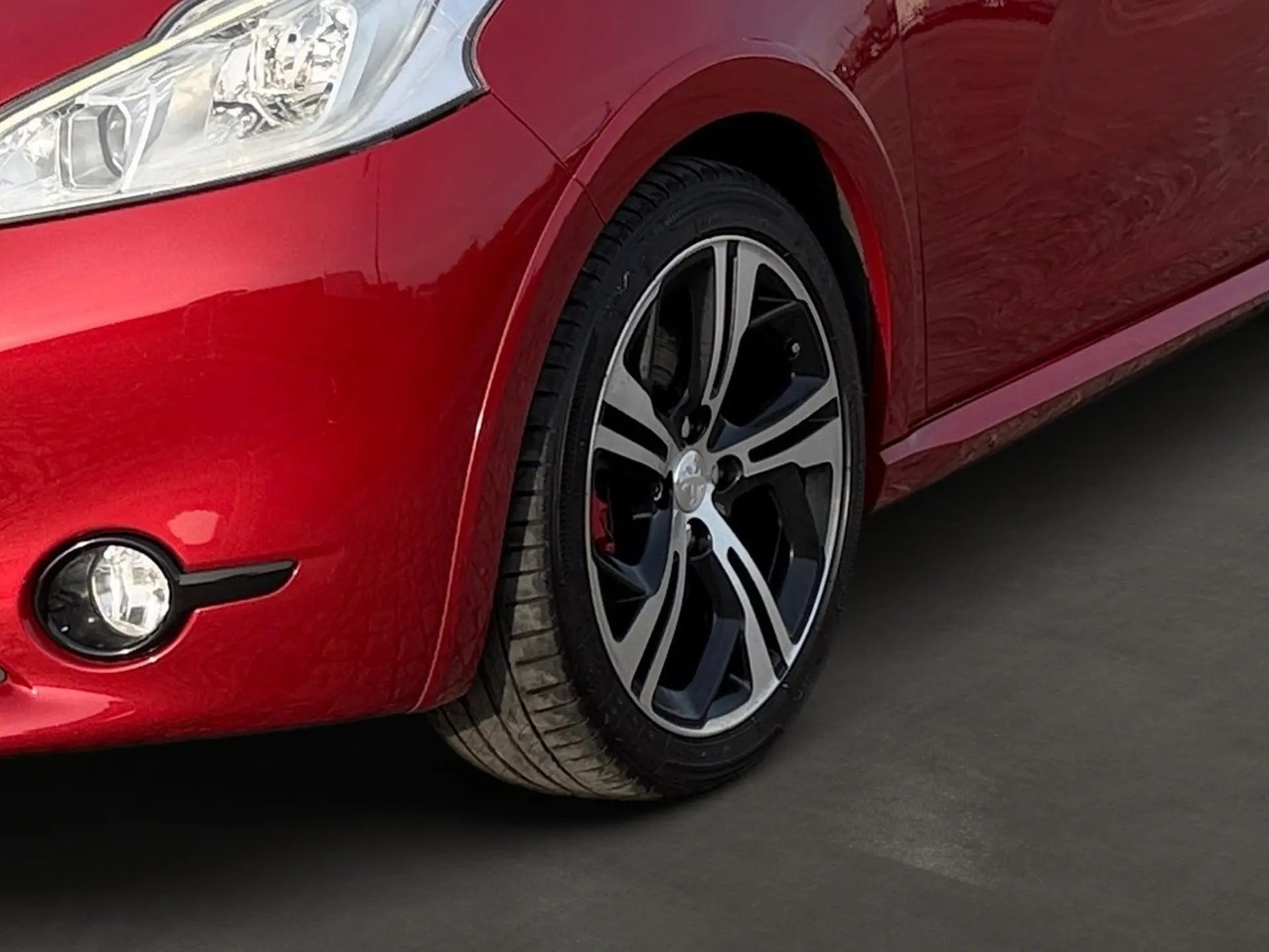 Peugeot 208 1.6 THP GTi 6