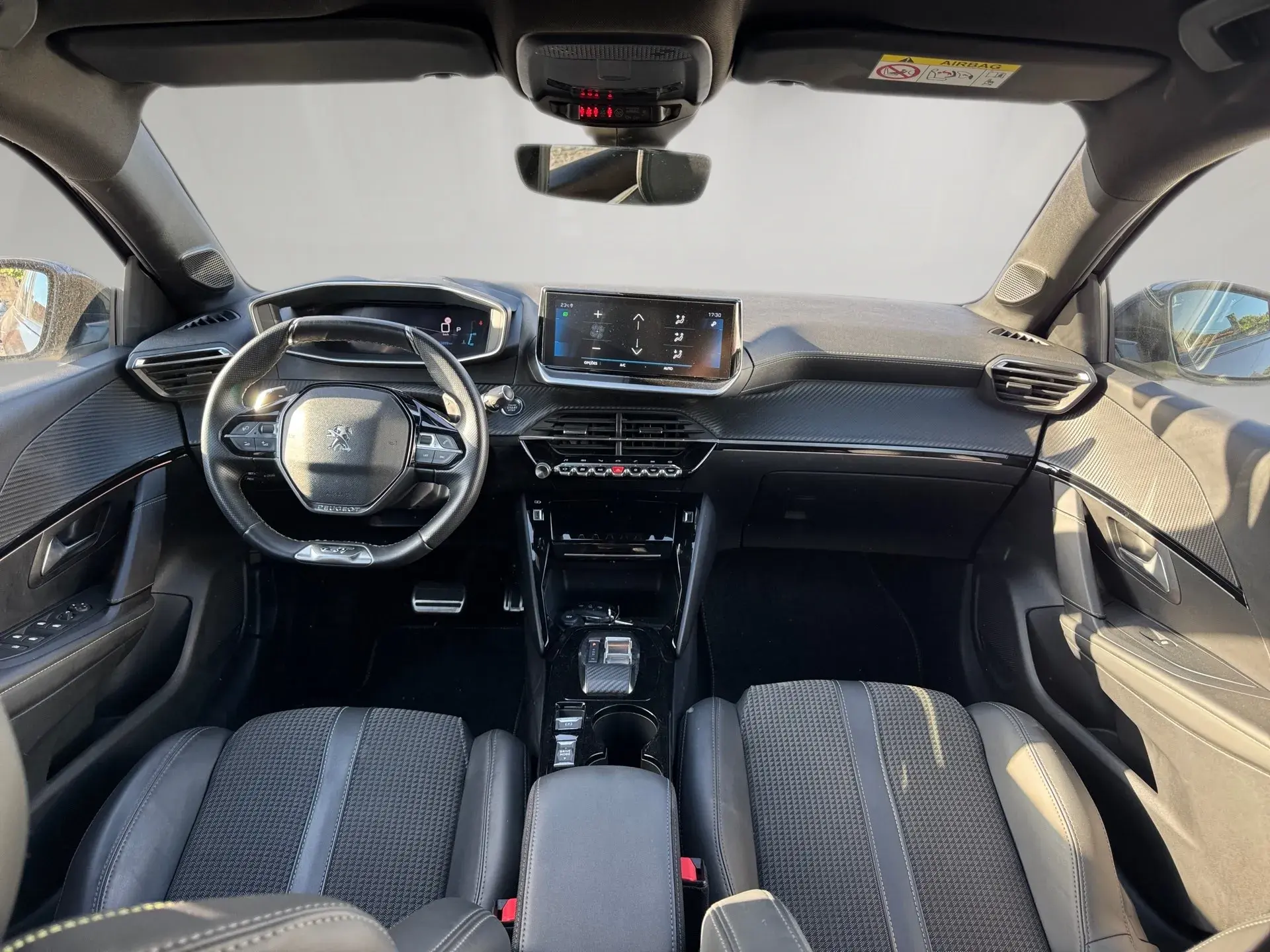 Peugeot 208 1.2 PureTech GT EAT8 10