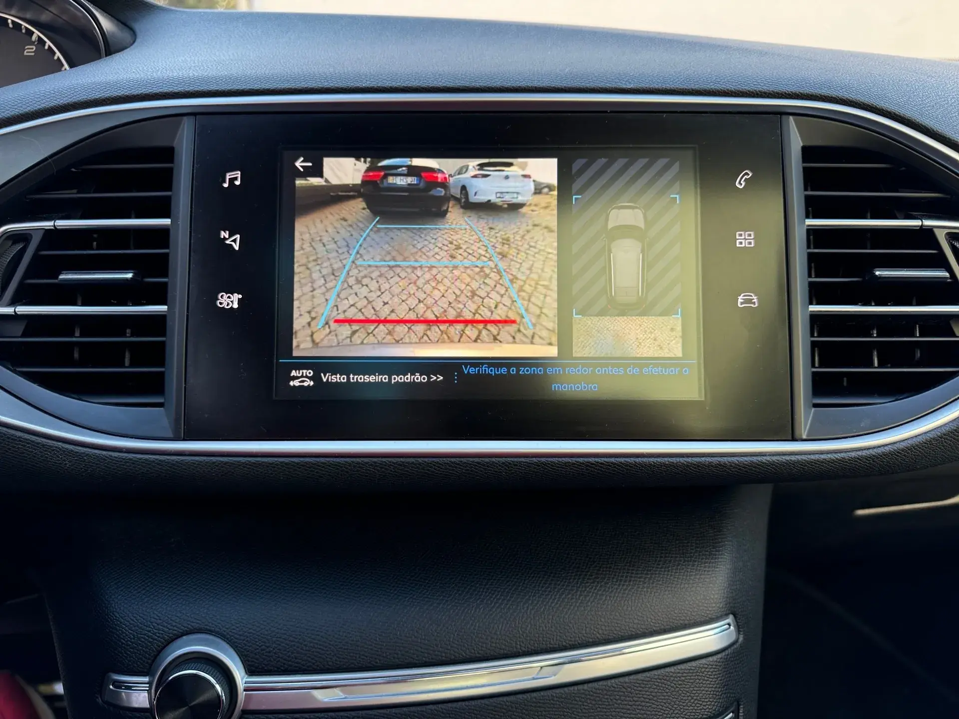 Peugeot 308 SW BlueHDi 130 EAT8 Stop & Start Tech Edition 10