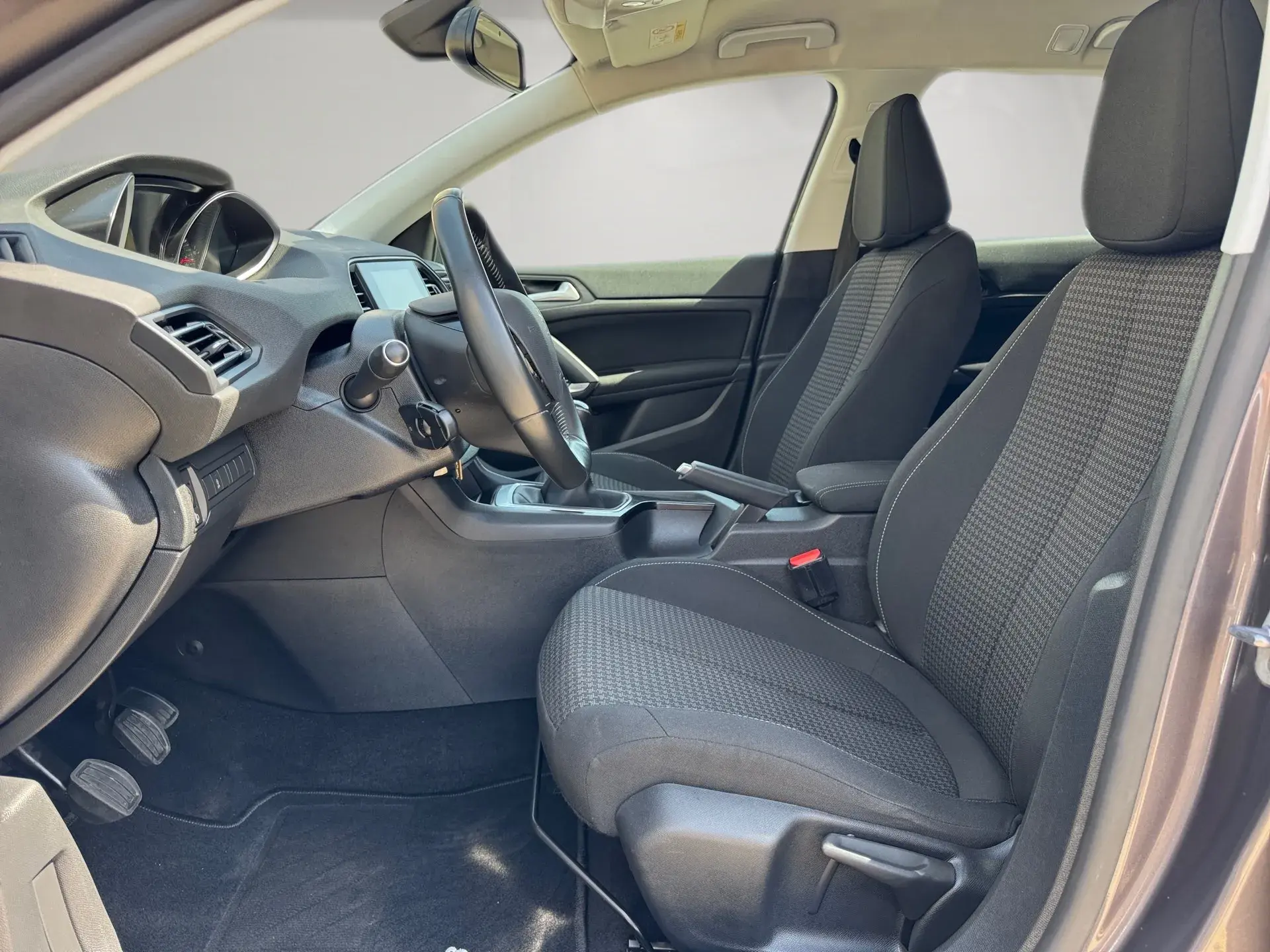 Peugeot 308 SW 1.2 PureTech Business Line 7