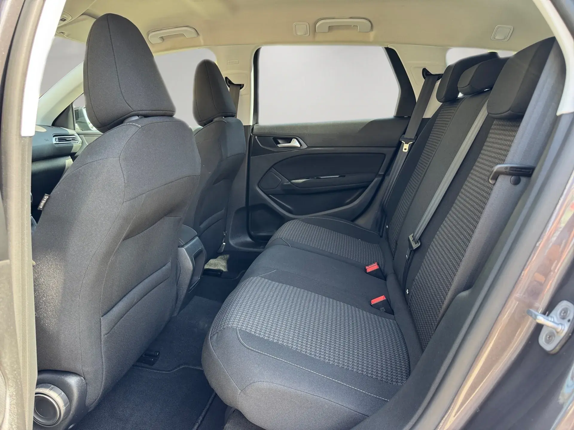 Peugeot 308 SW 1.2 PureTech Business Line 11