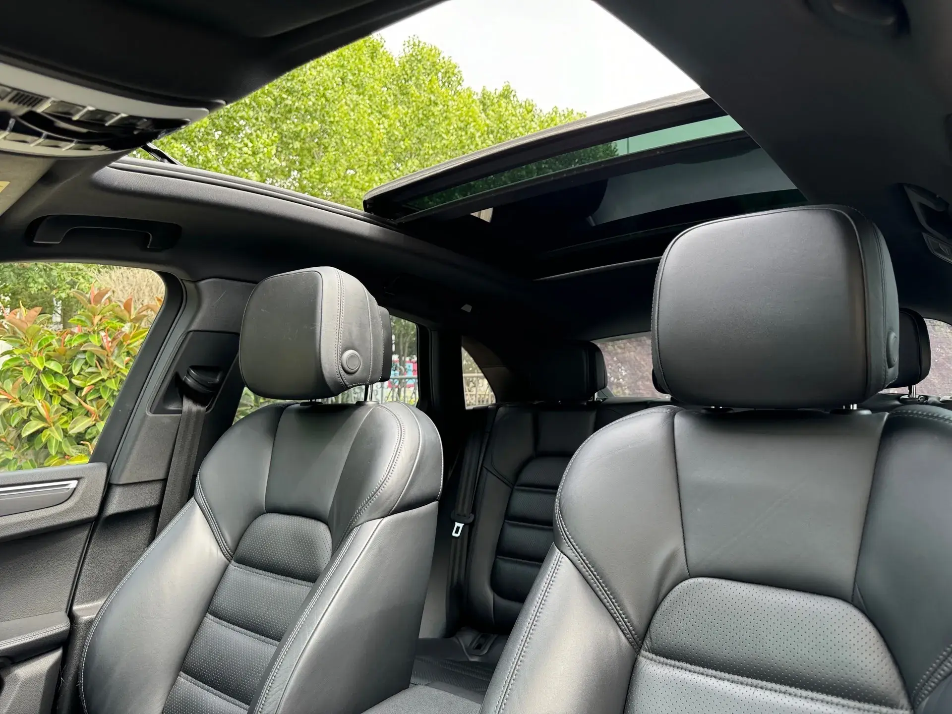 Porsche Macan Turbo Performance Package/ Gas 9