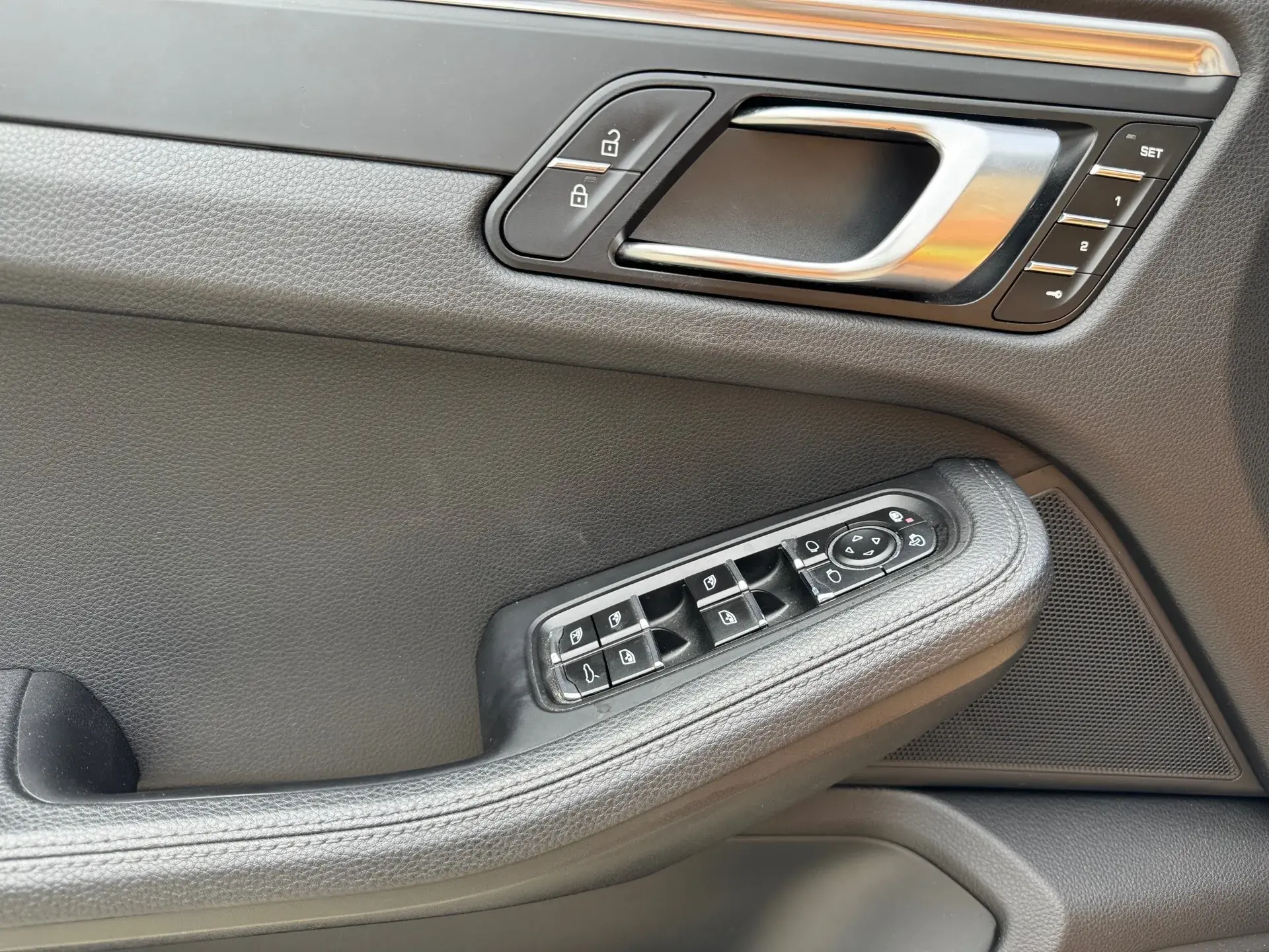 Porsche Macan Turbo Performance Package/ Gas 12