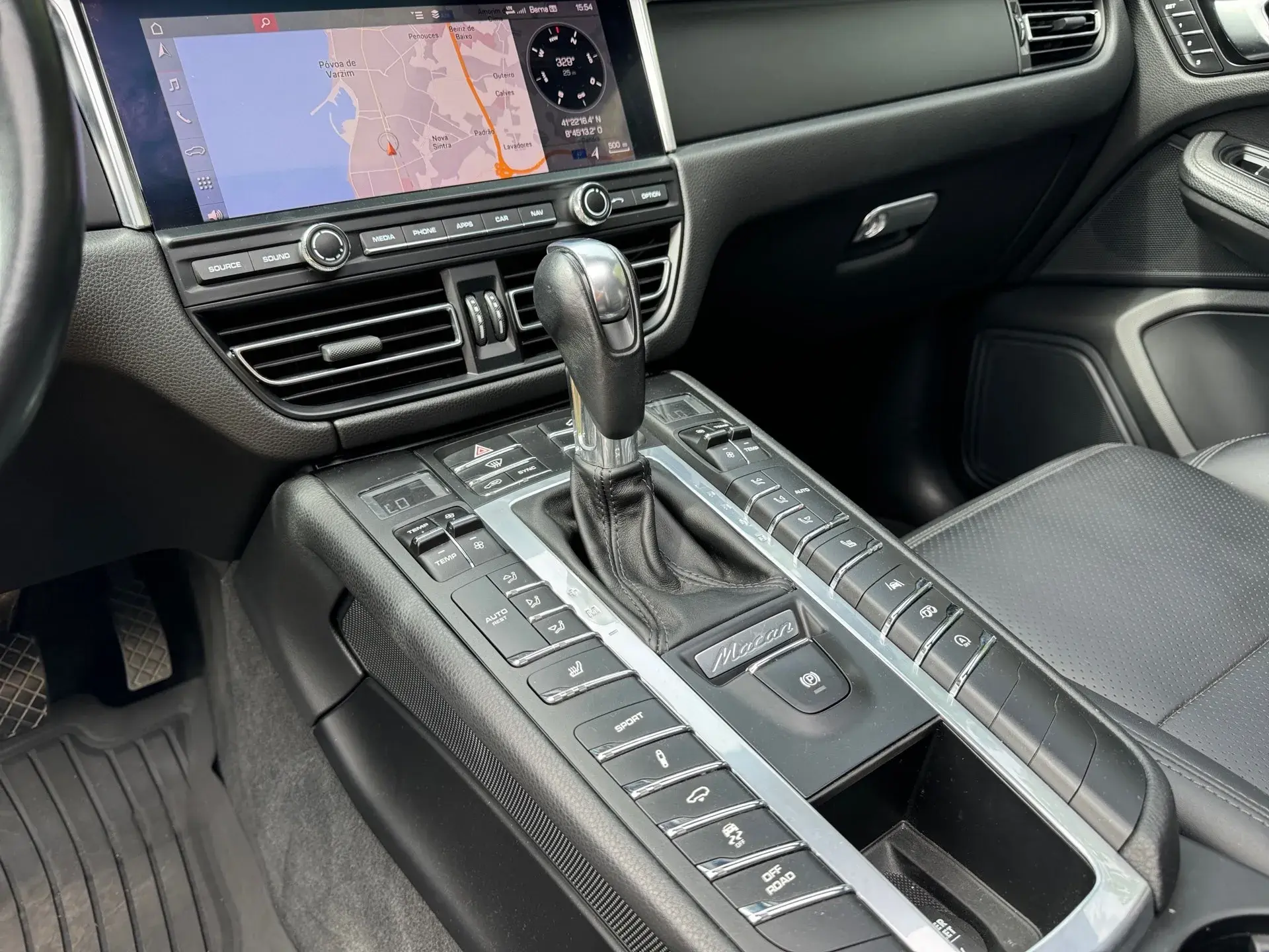 Porsche Macan Turbo Performance Package/ Gas 13