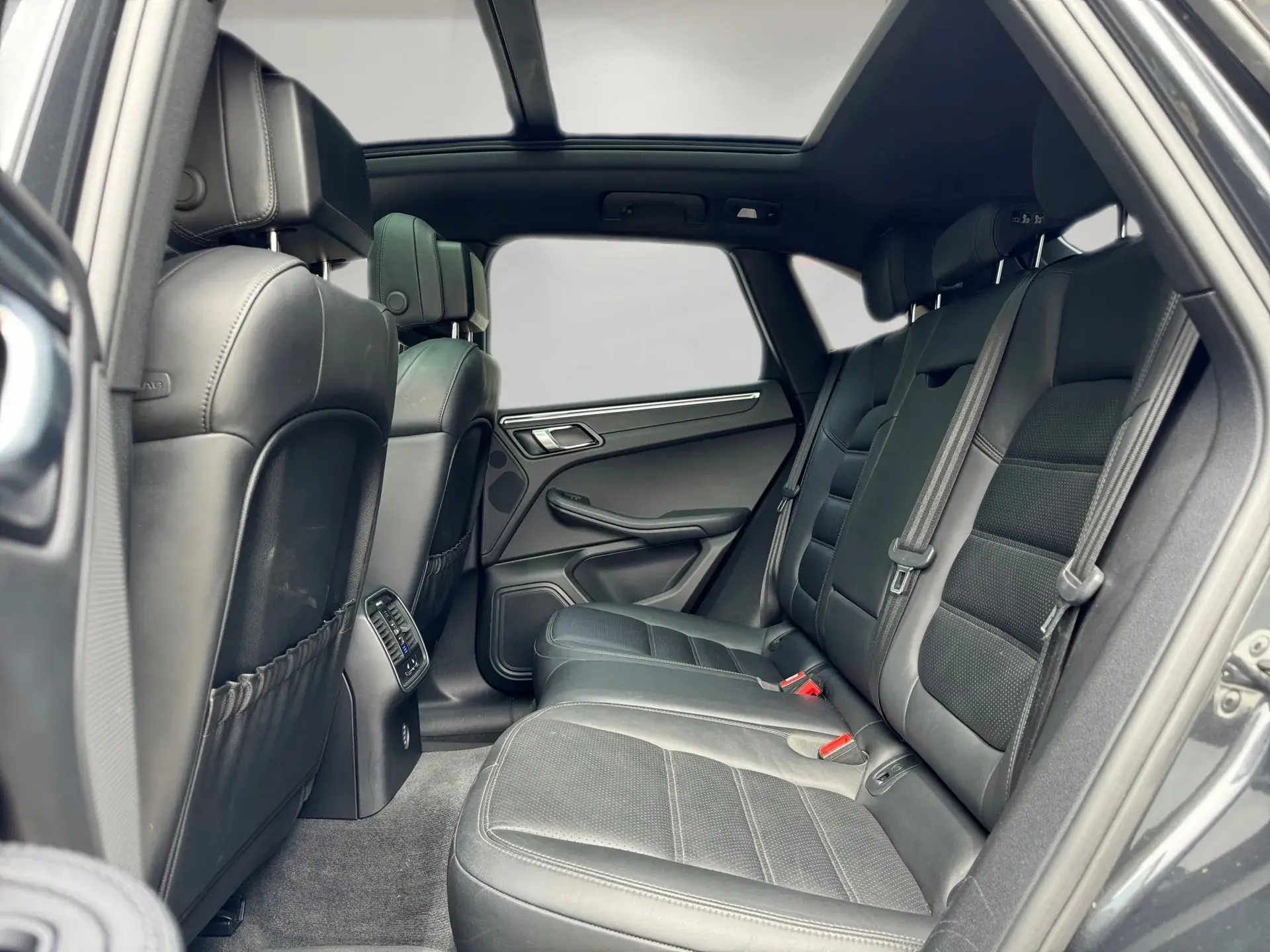 Porsche Macan Turbo Performance Package/ Gas 16