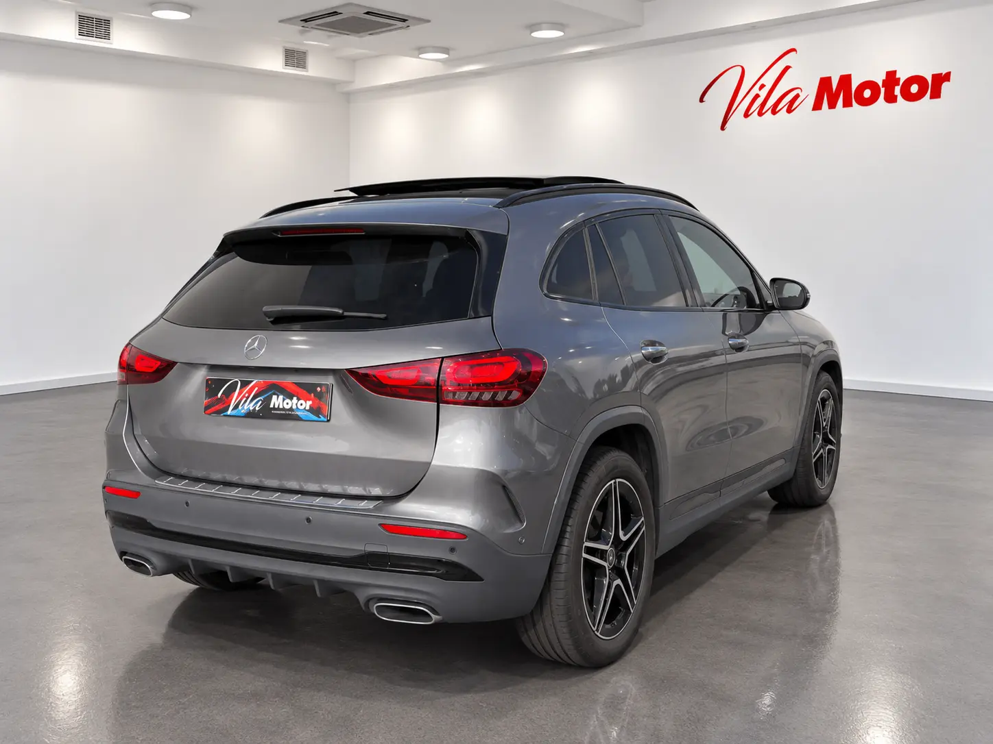 Mercedes-Benz GLA 180 d AMG Line 4