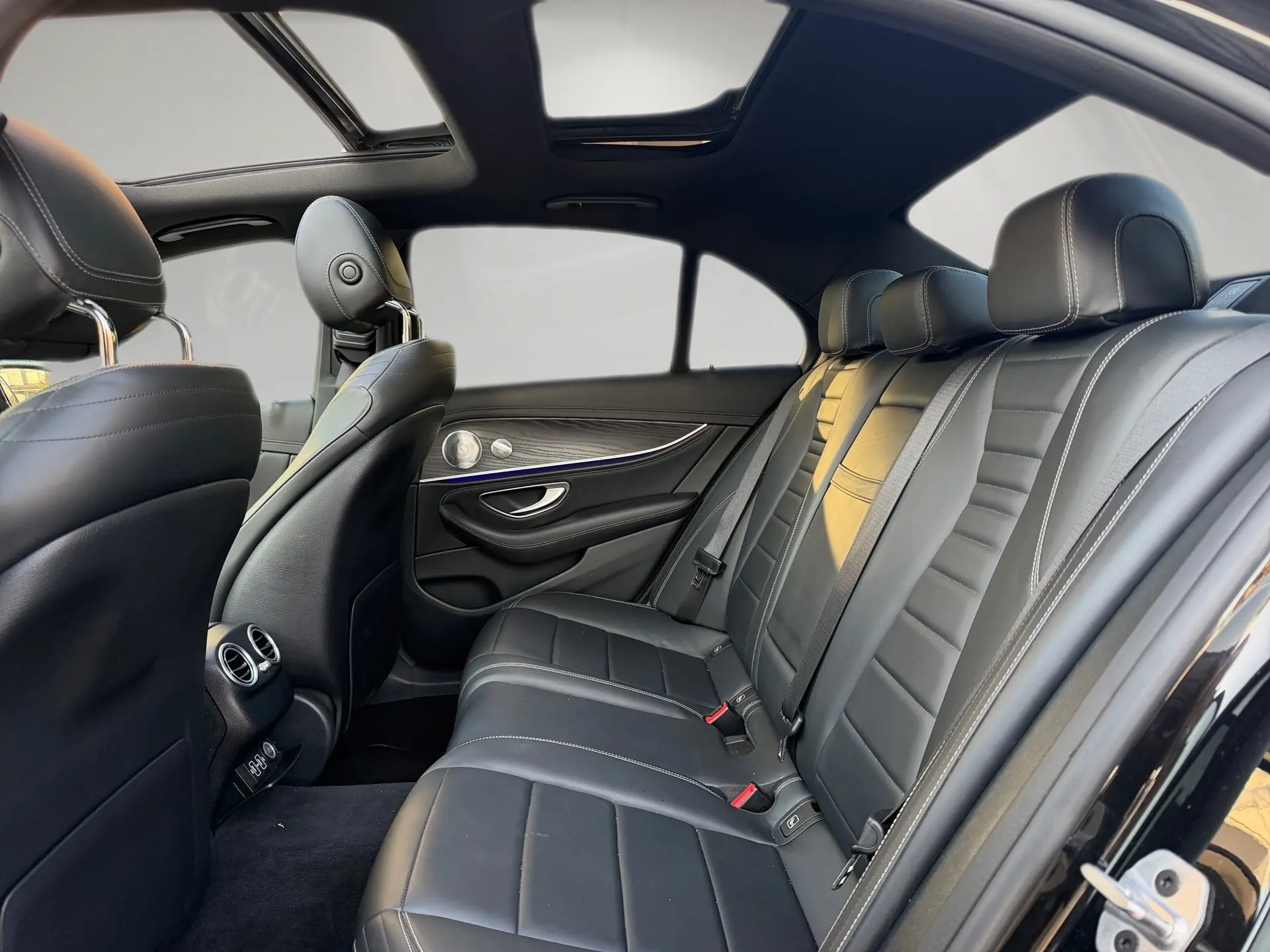 Mercedes-Benz E 300 de AMG Line 10