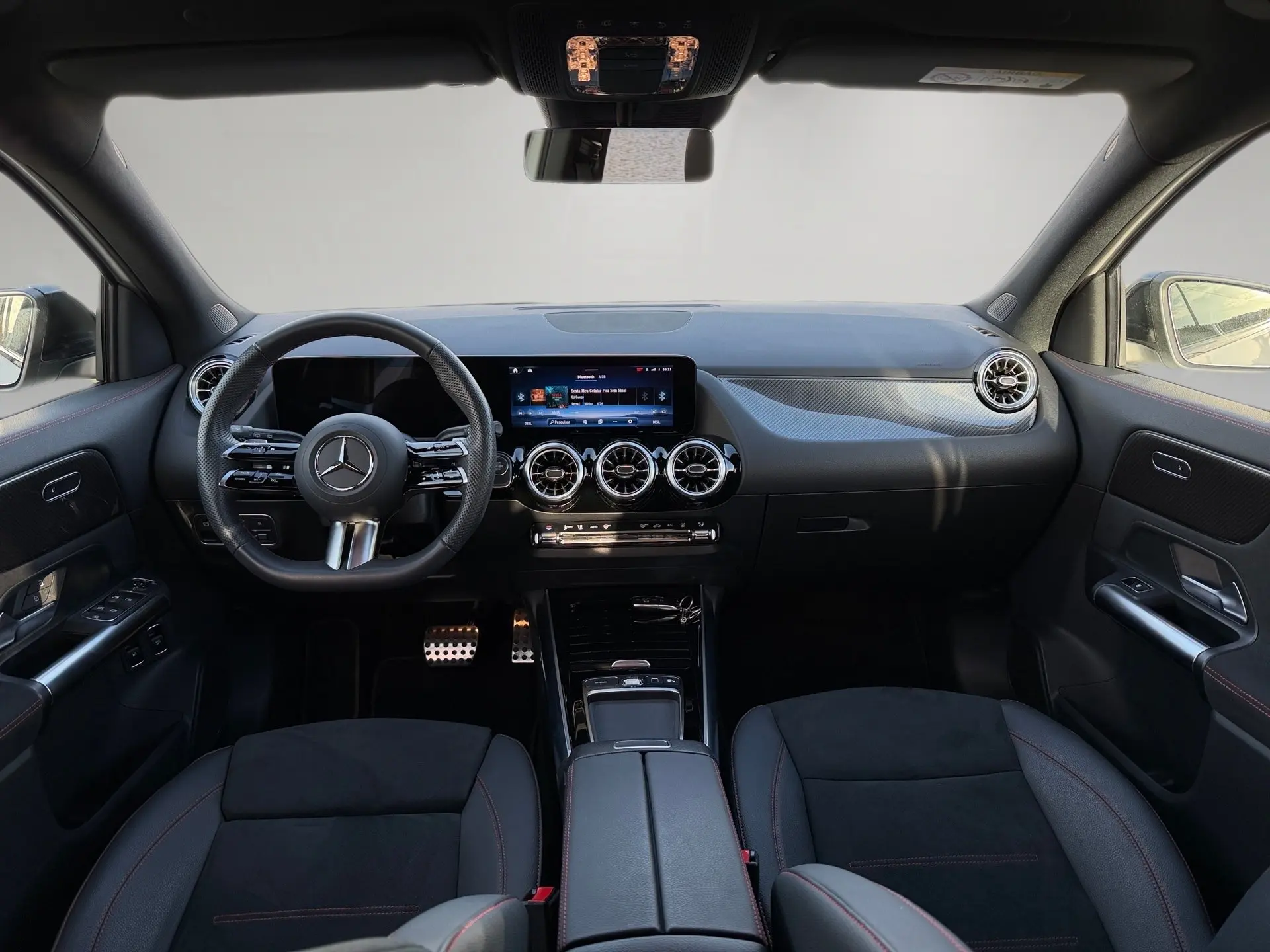 Mercedes-Benz GLA 250 e AMG Line 10