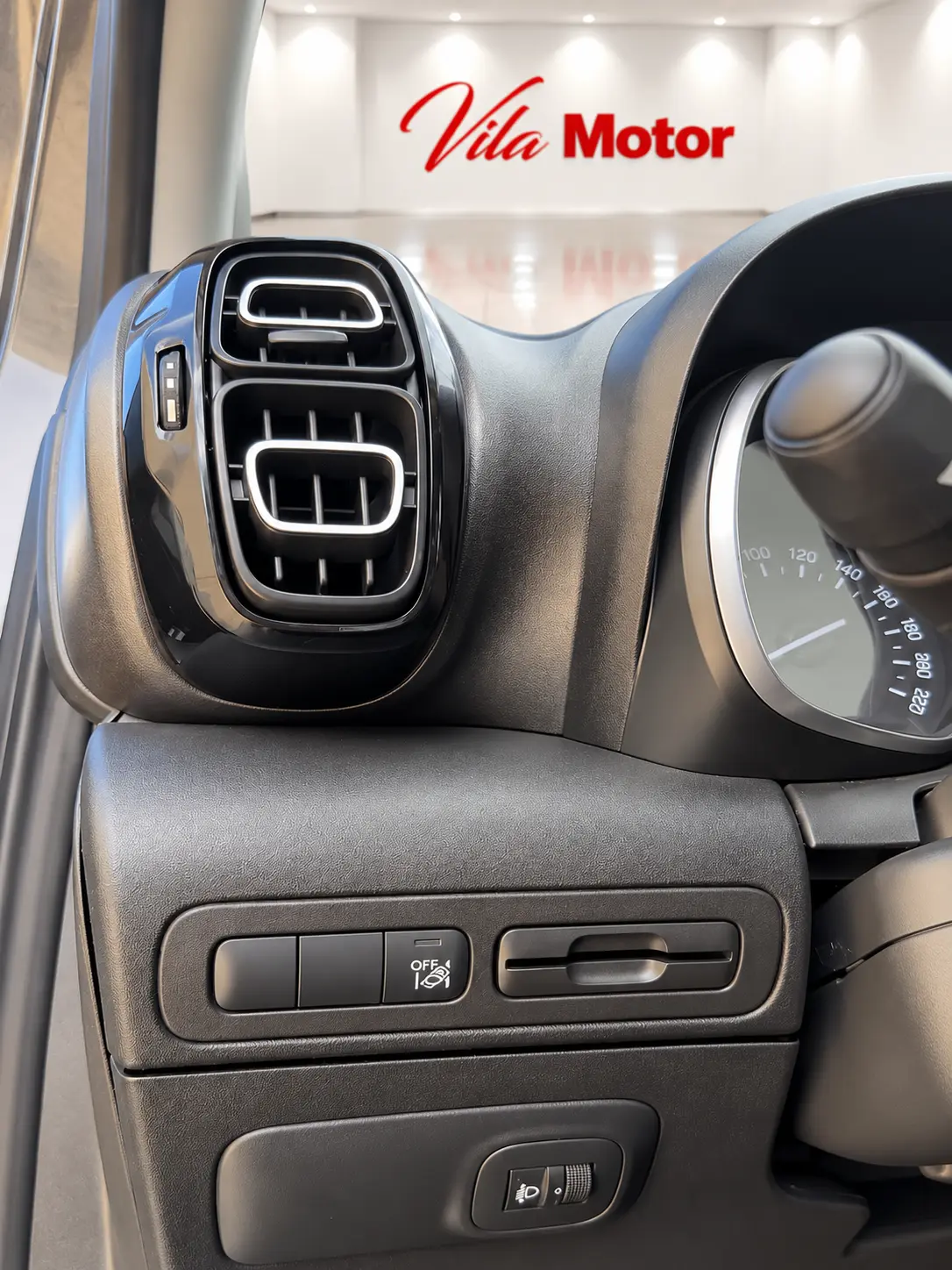 Citroen C3 Aircross 1.2 PureTech Shine 11