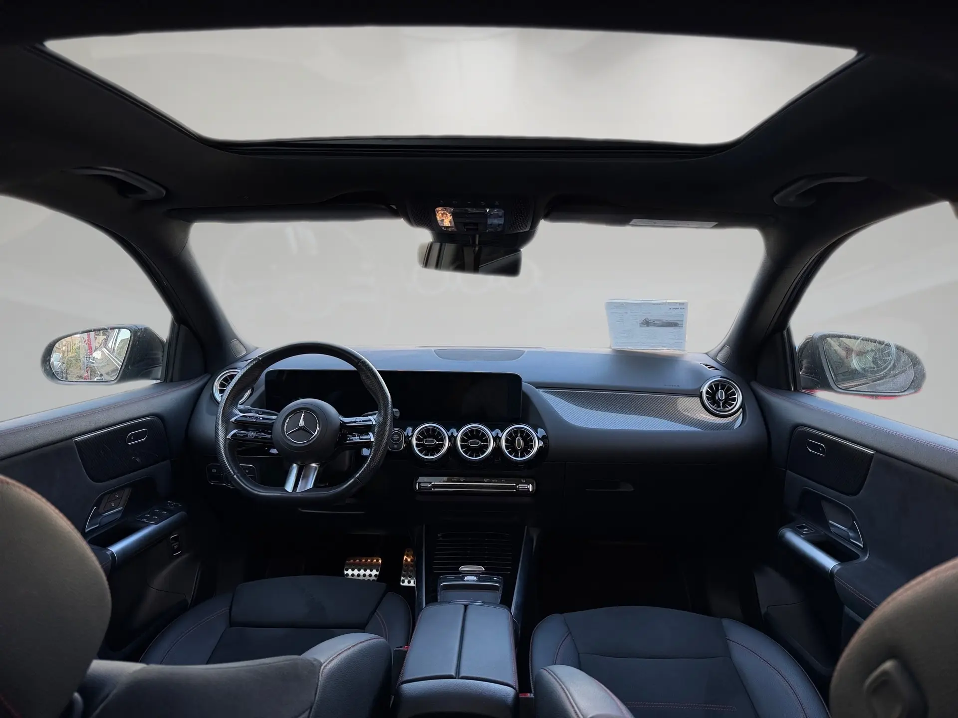 Mercedes-Benz GLA 180 d AMG Line 6