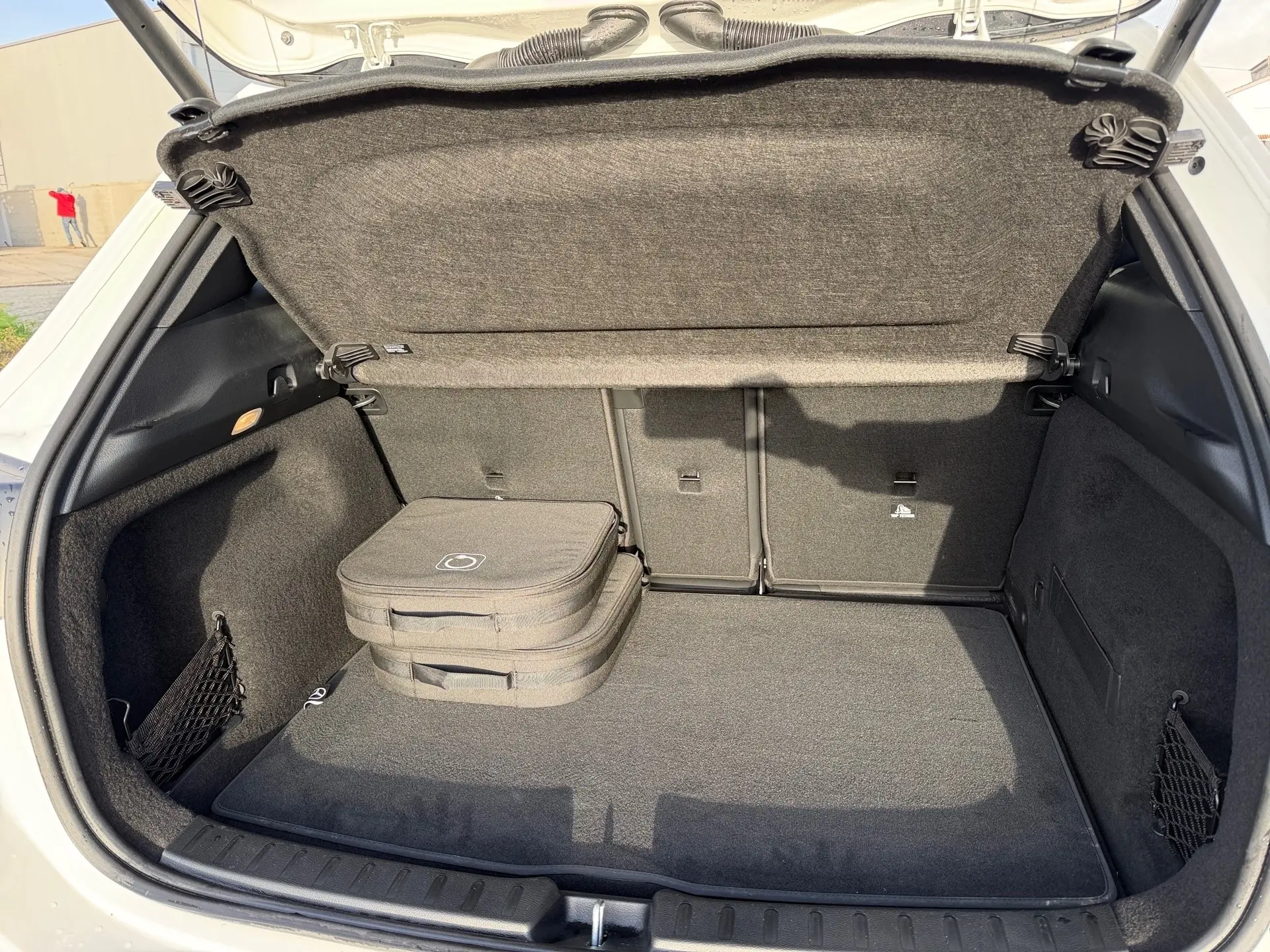 Mercedes-Benz GLA 250 e AMG Line 12