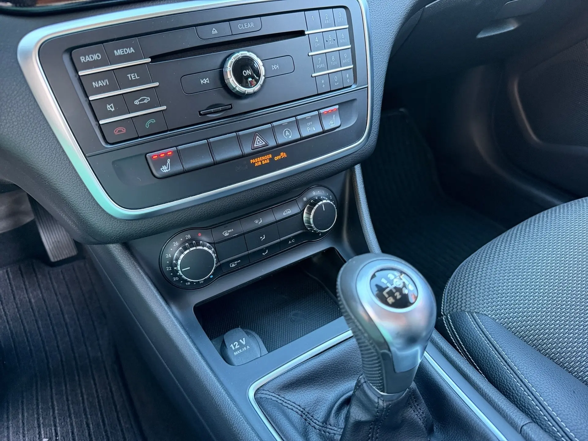 Mercedes-Benz CLA 180 d Shooting Brake 14