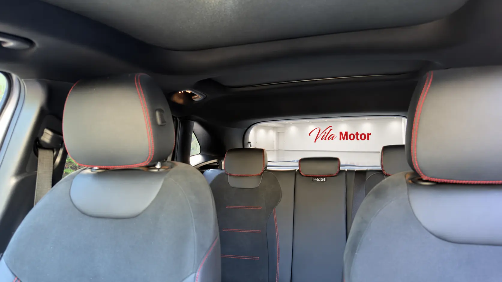 Mercedes-Benz GLA 180 d AMG Line 12