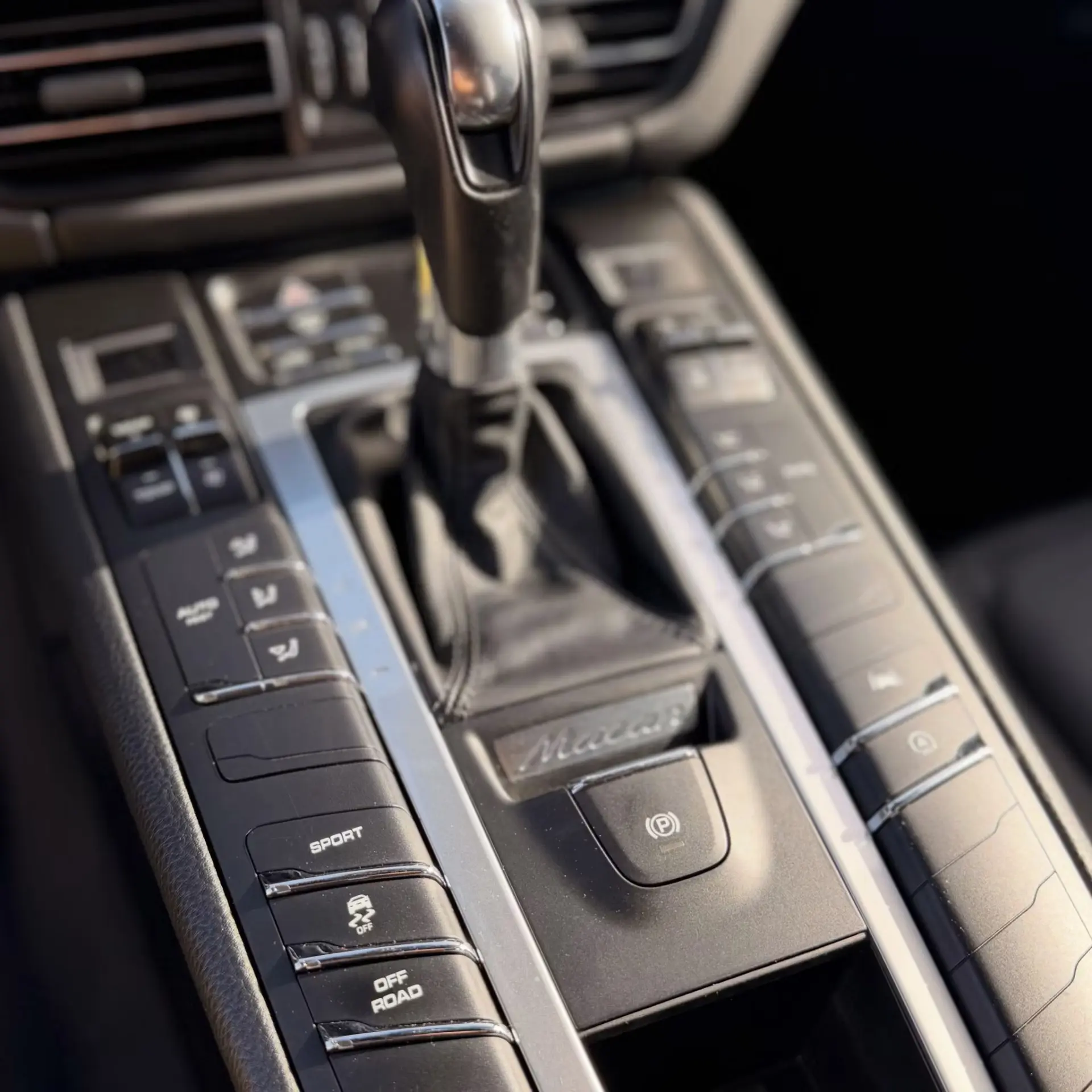Porsche Macan 2.0T 10