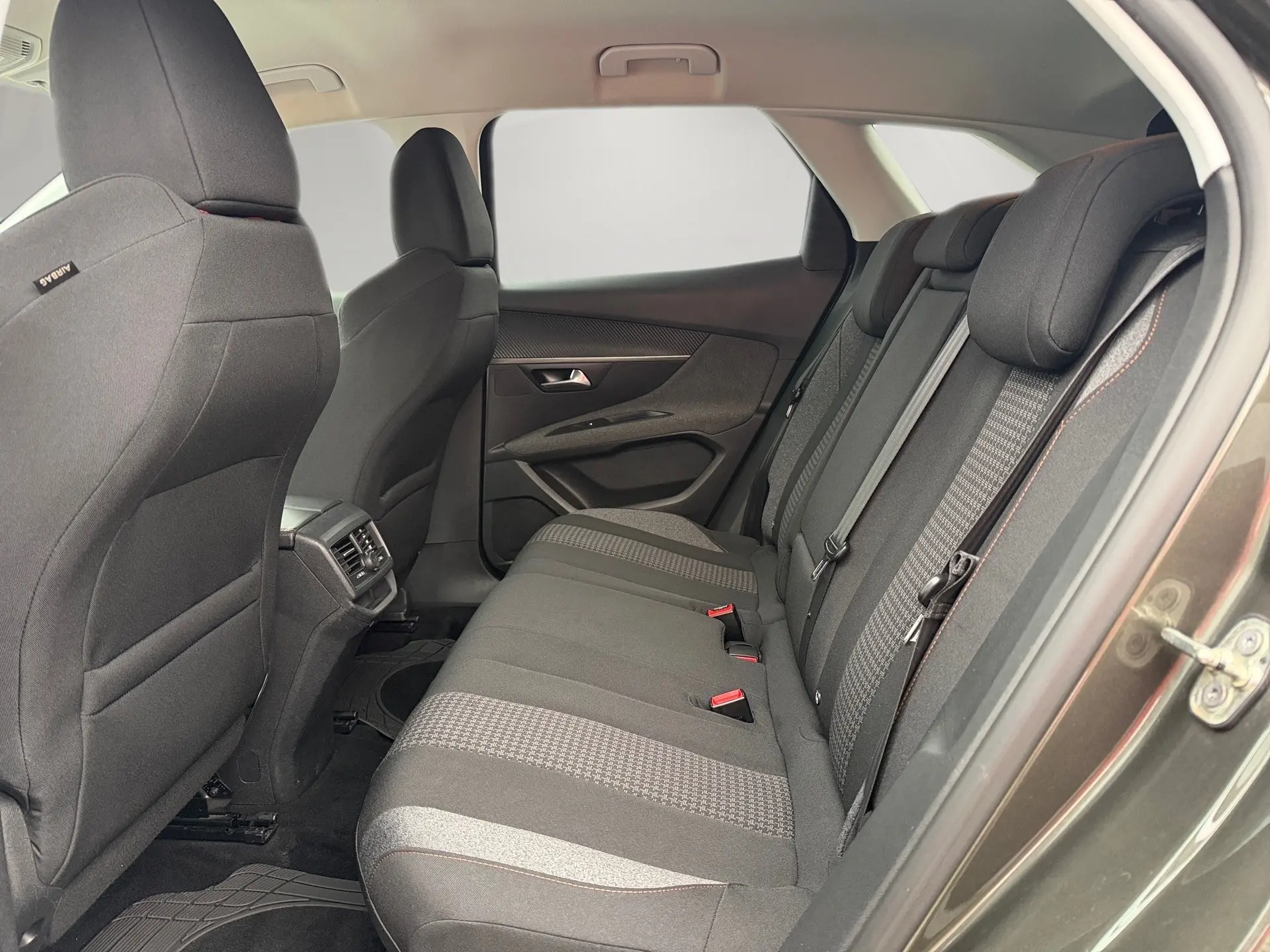 Peugeot 3008 BlueHDi 120 Stop & Start EAT6 Allure 11