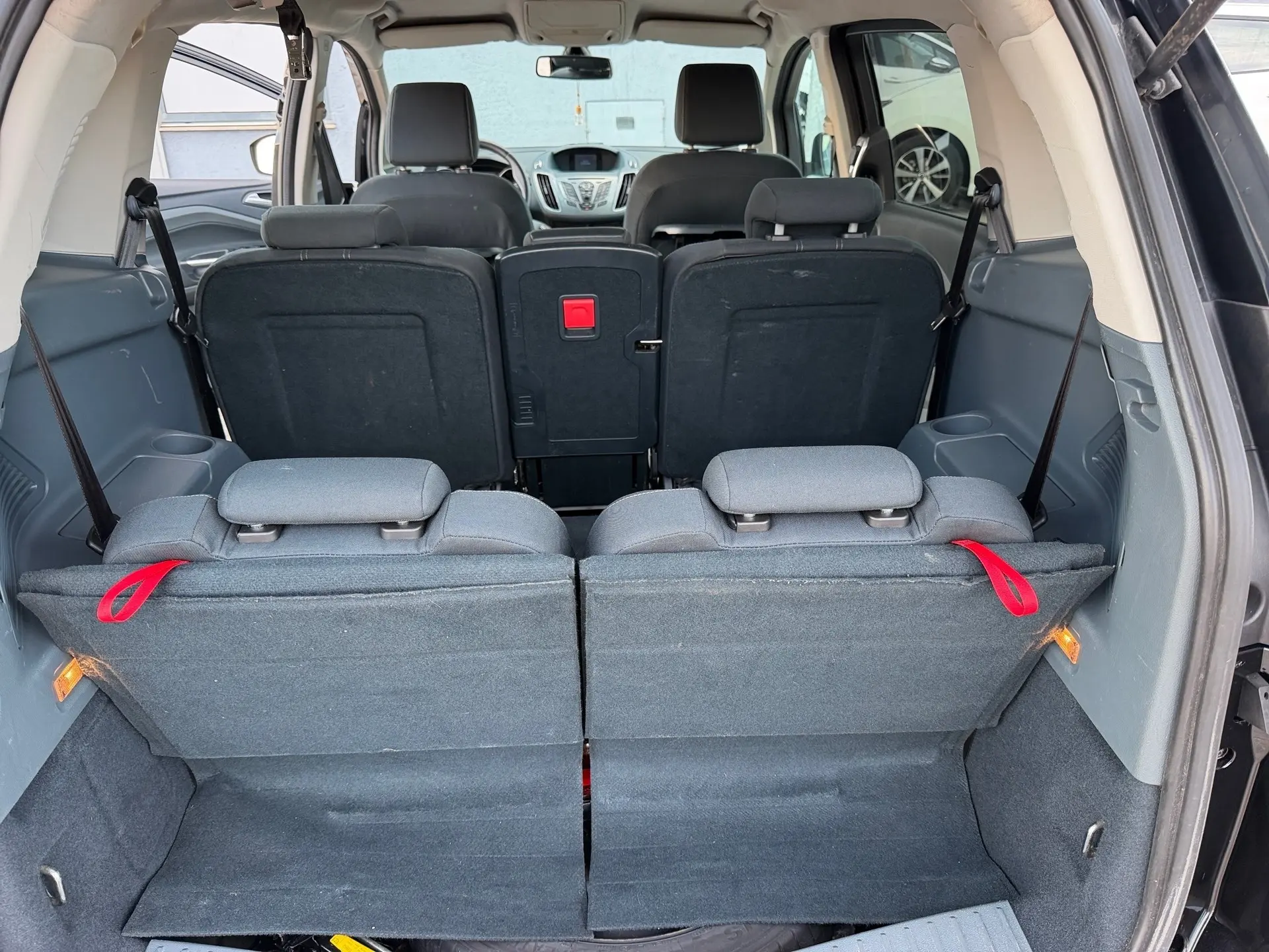 Ford Grand C-Max 1.6 TDCi Titanium S/S 12