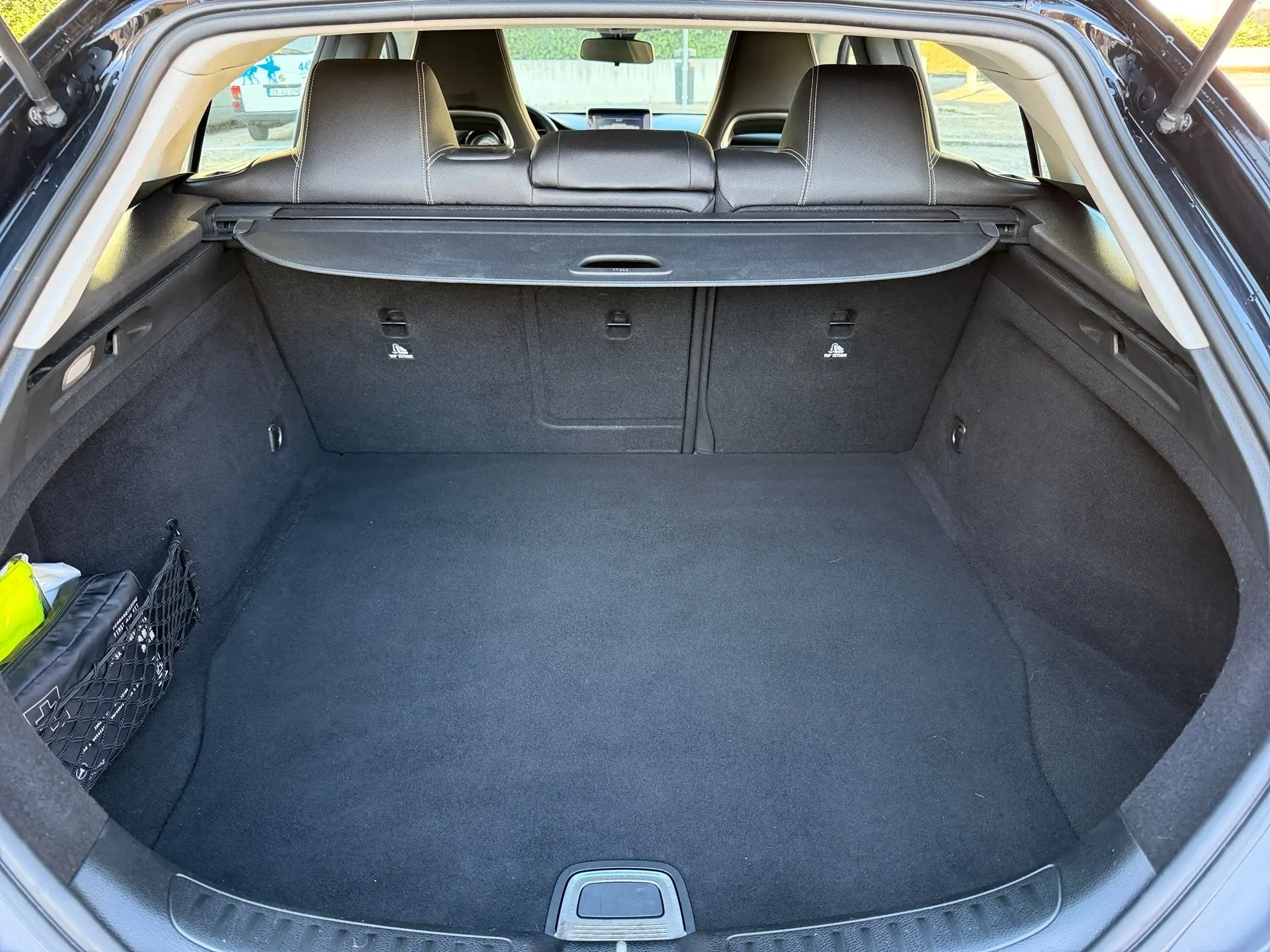 Mercedes-Benz CLA 180 d Shooting Brake 12