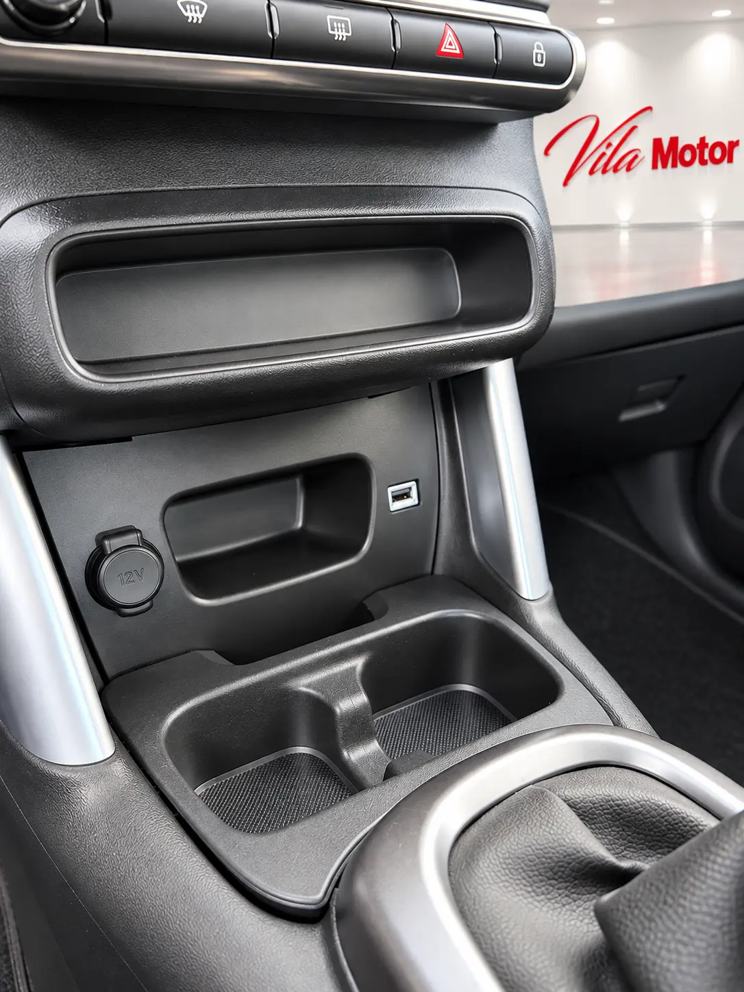 Citroen C3 Aircross 1.2 PureTech Shine 12