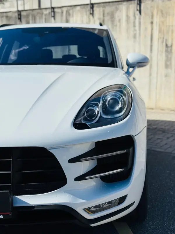 Porsche Macan 2