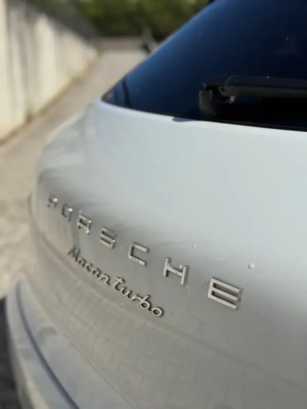 Porsche Macan 8