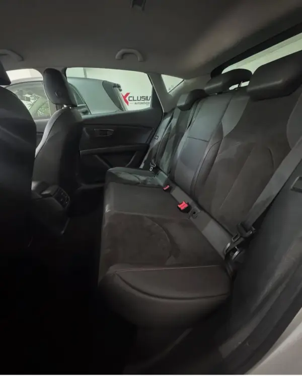SEAT Leon FR 7