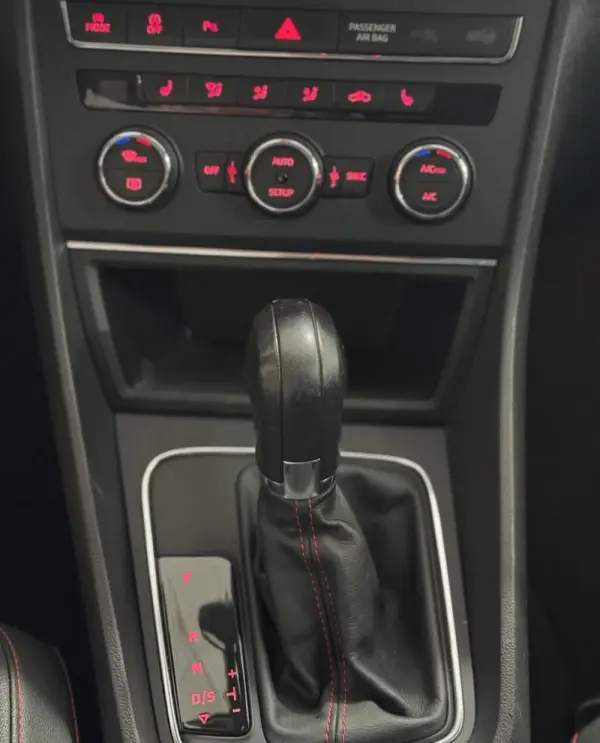 SEAT Leon FR 8
