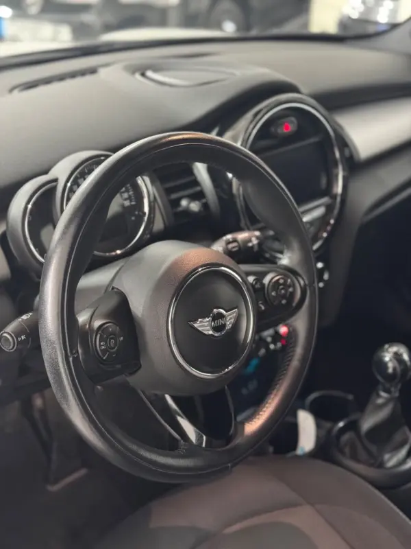 MINI 3 Portas Cooper D 8
