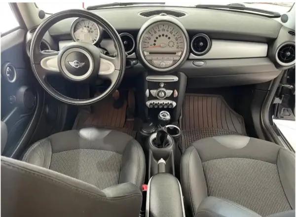 MINI 3 Portas 6