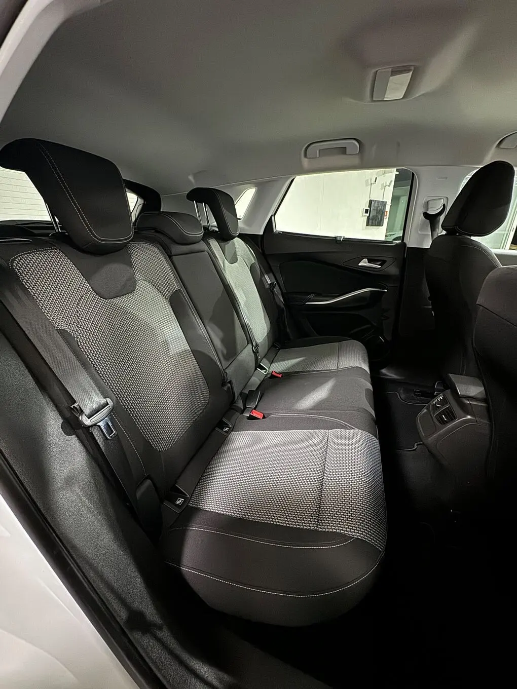 Opel Grandland X 1.6 D S&S Business Edition 7
