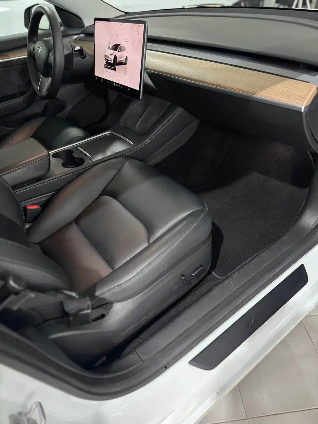 Tesla Model 3 Performance 8