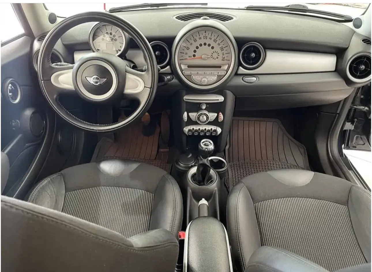 MINI 3 Portas 6