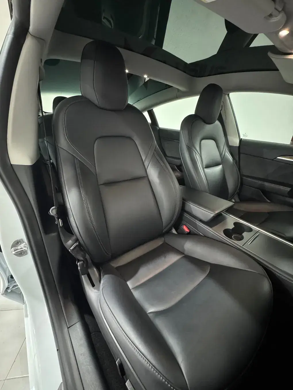 Tesla Model 3 Performance 6