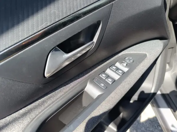 Peugeot 3008 1.5 BlueHDi Active Pack 9