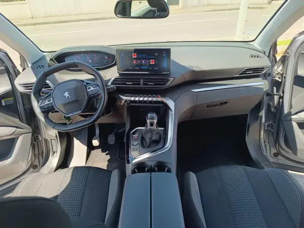 Peugeot 3008 1.5 BlueHDi Active Pack 12