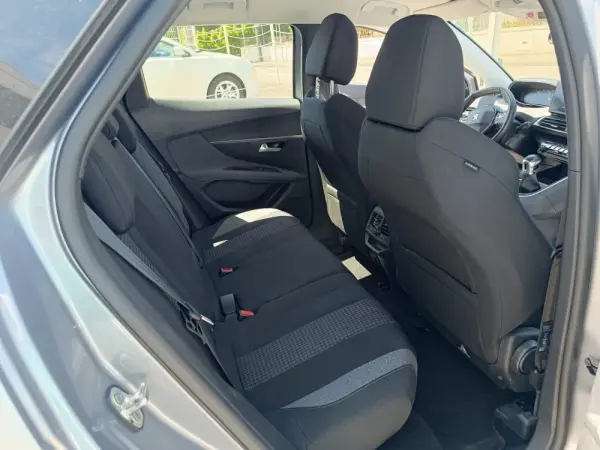 Peugeot 3008 1.5 BlueHDi Active Pack 13