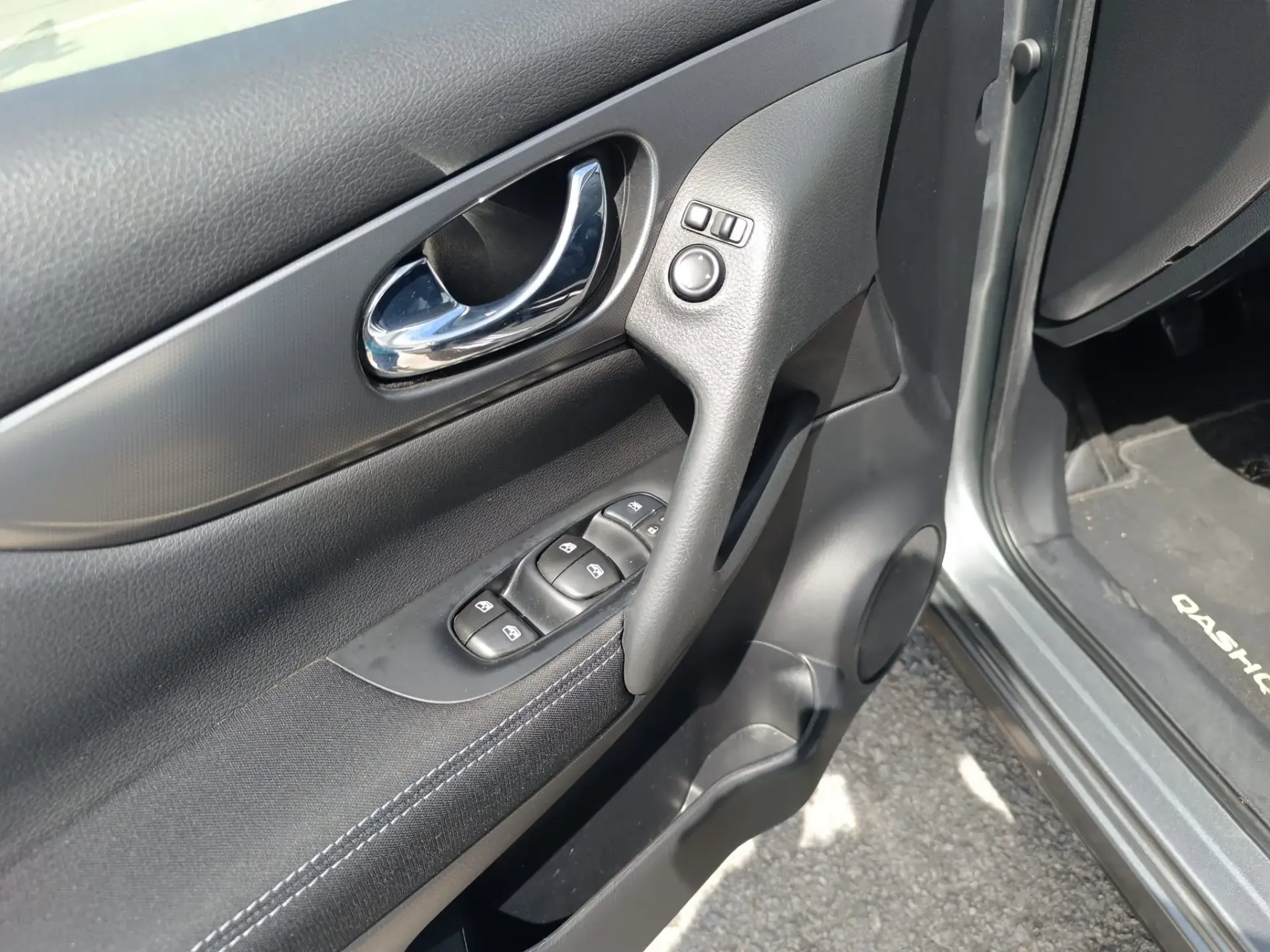 Nissan Qashqai 1.2 DIG-T N-Connecta 8