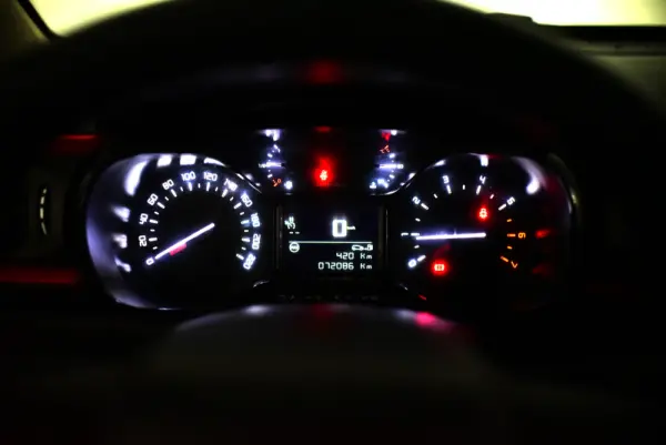 Citroen C3 1.2 PureTech C-Series 10
