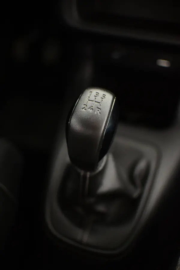 Citroen C3 1.2 PureTech C-Series 27