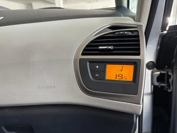 Citroen C4 Picasso 1.6 HDi Confort RFM 10