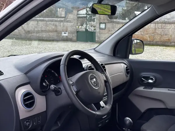 Dacia Lodgy 1.5 dCi Confort 7L 6