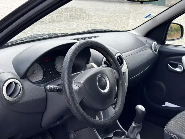 Dacia Logan 1.5 dCi Confort Business 5