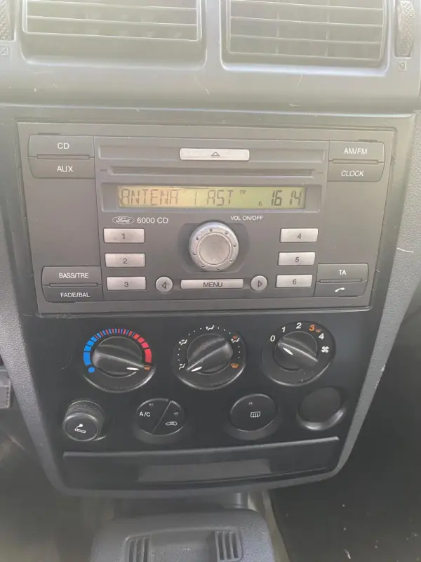 Ford Transit Connect 1.8 TDCi Curta 9