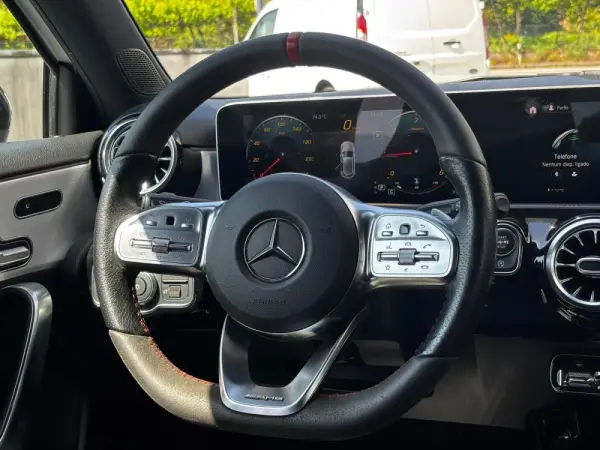 Mercedes-Benz A 180 d AMG Line Aut. 13